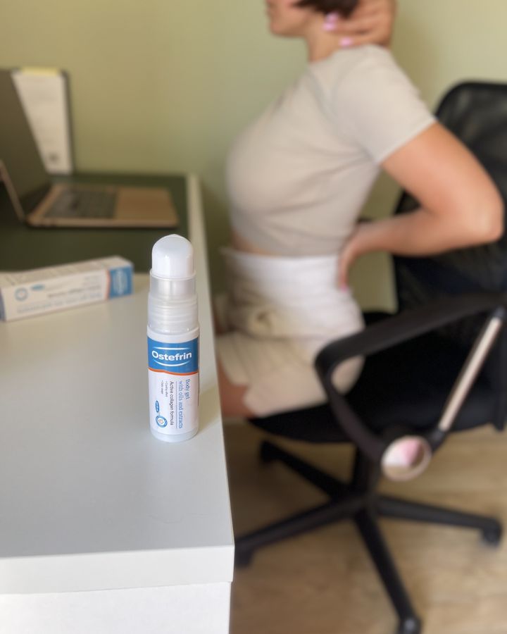 Gél Ostefrin pri práci za počítačom